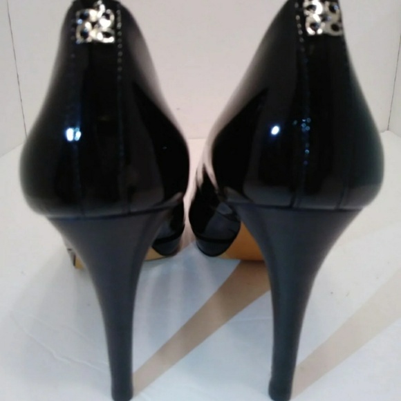 COACH GIOVANNA BLACK PATENT LEATHER HIGH HEEL 6.5M - Picture 6 of 8